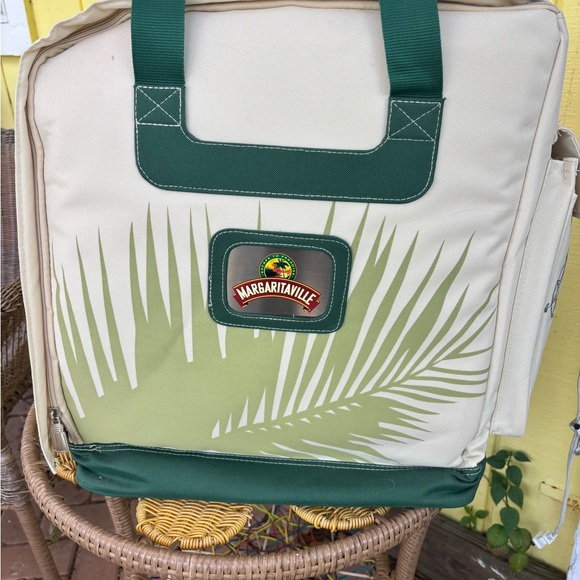 Margaritaville Concoction Maker w/Carry case an recipe cards, owners manual. - Picture 3 of 4